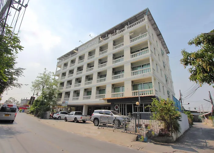 Super Oyo 498 Ladawan Hotel 3*