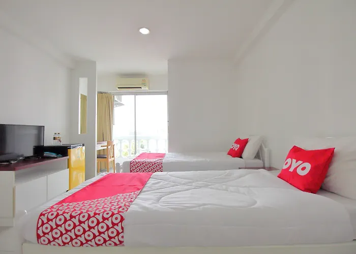 Super Oyo 498 Ladawan Hotel