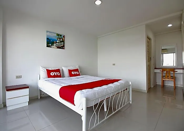 Super Oyo 498 Ladawan Hotel